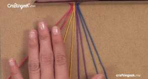 pulsera de hilos de colores