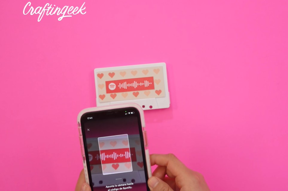 Escanear código spotify para regalar con cassette