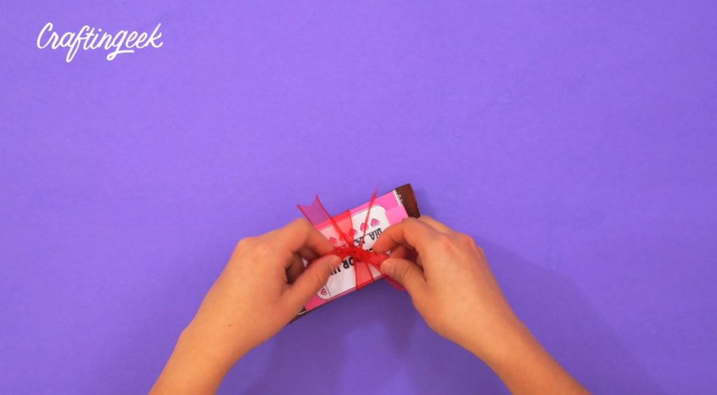 Decorar vales para regalo con listón